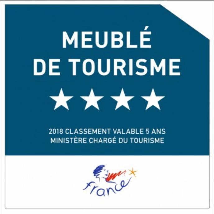 Le Belvedere - Meuble 4 Etoiles 생뢰 외부 사진